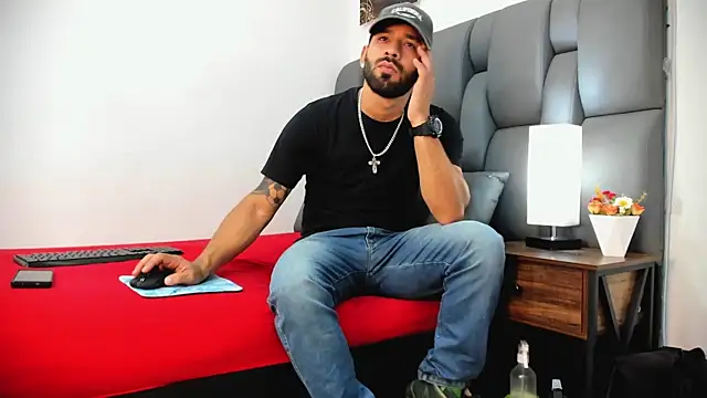 Thiagogomez online show from April 11, 7:06 pm