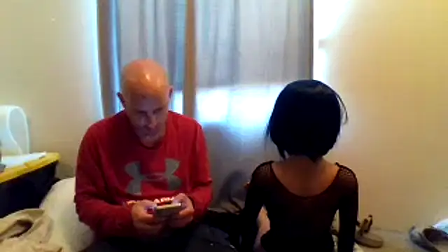 Hydro-Blastz online show from December 5, 8:45 pm