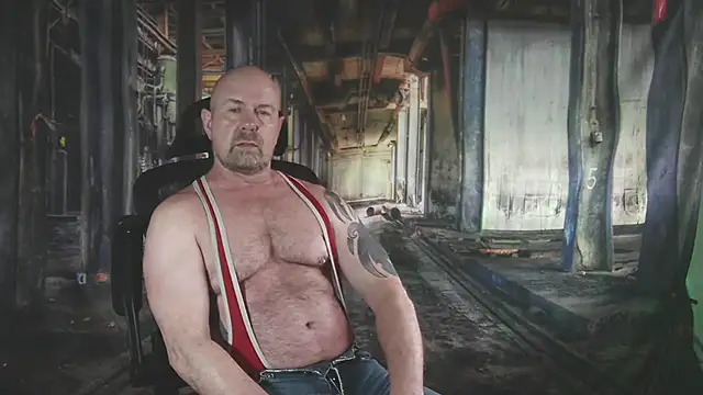 ManlyPrisonGuy online show from April 7, 1:44 pm