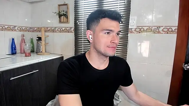 Andy-Vera online show from December 17, 1:57 am