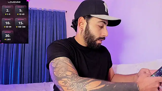 leo thewolf  online show from October 18, 8:25 pm