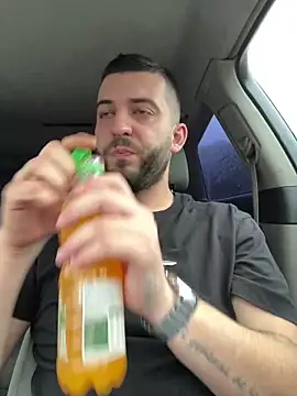 ElChapoGuzman95 online show from December 5, 7:38 am