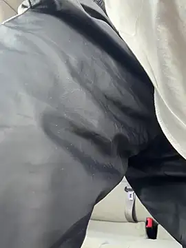 ElChapoGuzman95 online show from February 25, 1:56 pm