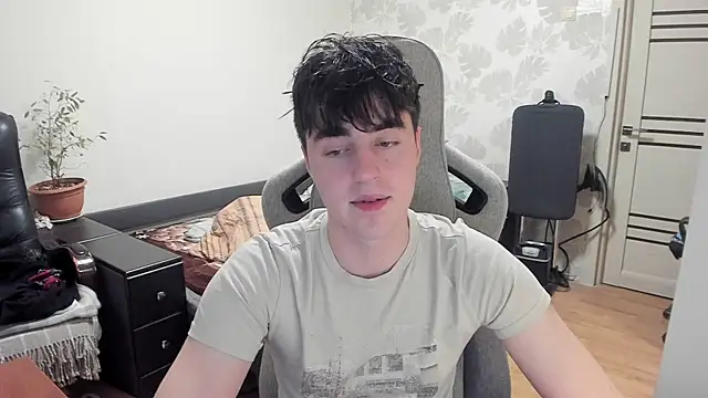 Knuckles17 online show from December 6, 12:18 am