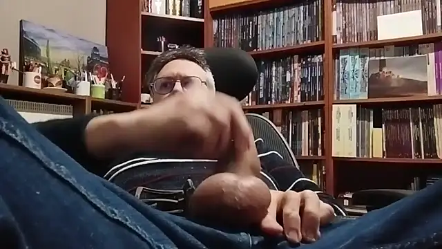 Mandra is a whore online show from December 1, 6:55 pm