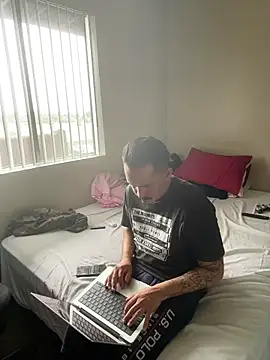 PeterGrandee online show from October 10, 8:56 pm