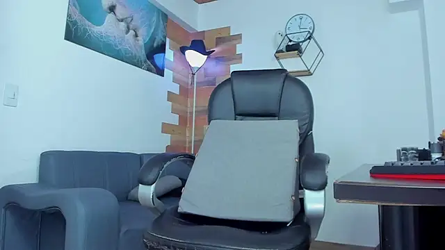 vincen jose online show from February 2, 1:02 am