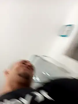 Snapshot of emrehliug12 chatting on September 12, 4:40 pm emrehliug12 online show from September 12, 4:40 pm