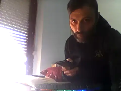 Snapshot of coppiasenzacensura chatting on December 9, 11:04 am coppiasenzacensura online show from December 9, 11:04 am