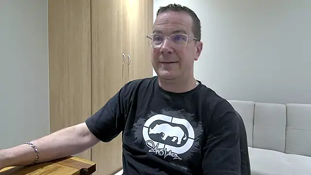 BrettJ81 online show from November 24, 5:25 pm