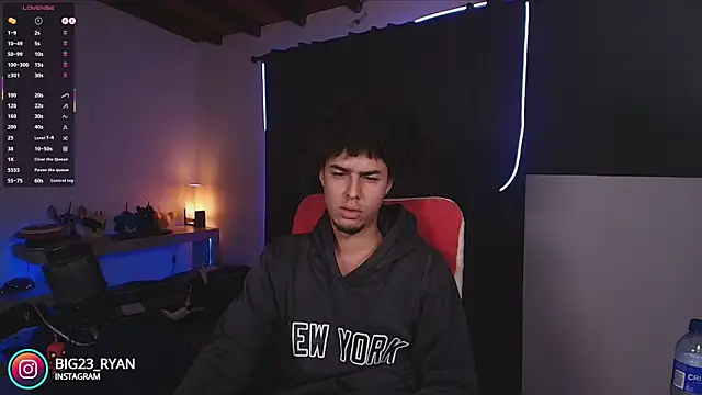 bigryann23 online show from October 11, 12:25 am